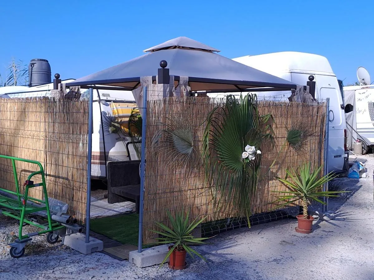 مكان تخييم مالقة Caravana Villa Rosa